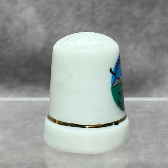 Leavenworth Washington Souvenir Porcelain Thimble With Gold Band & Scenic Design - Picture 2 of 7